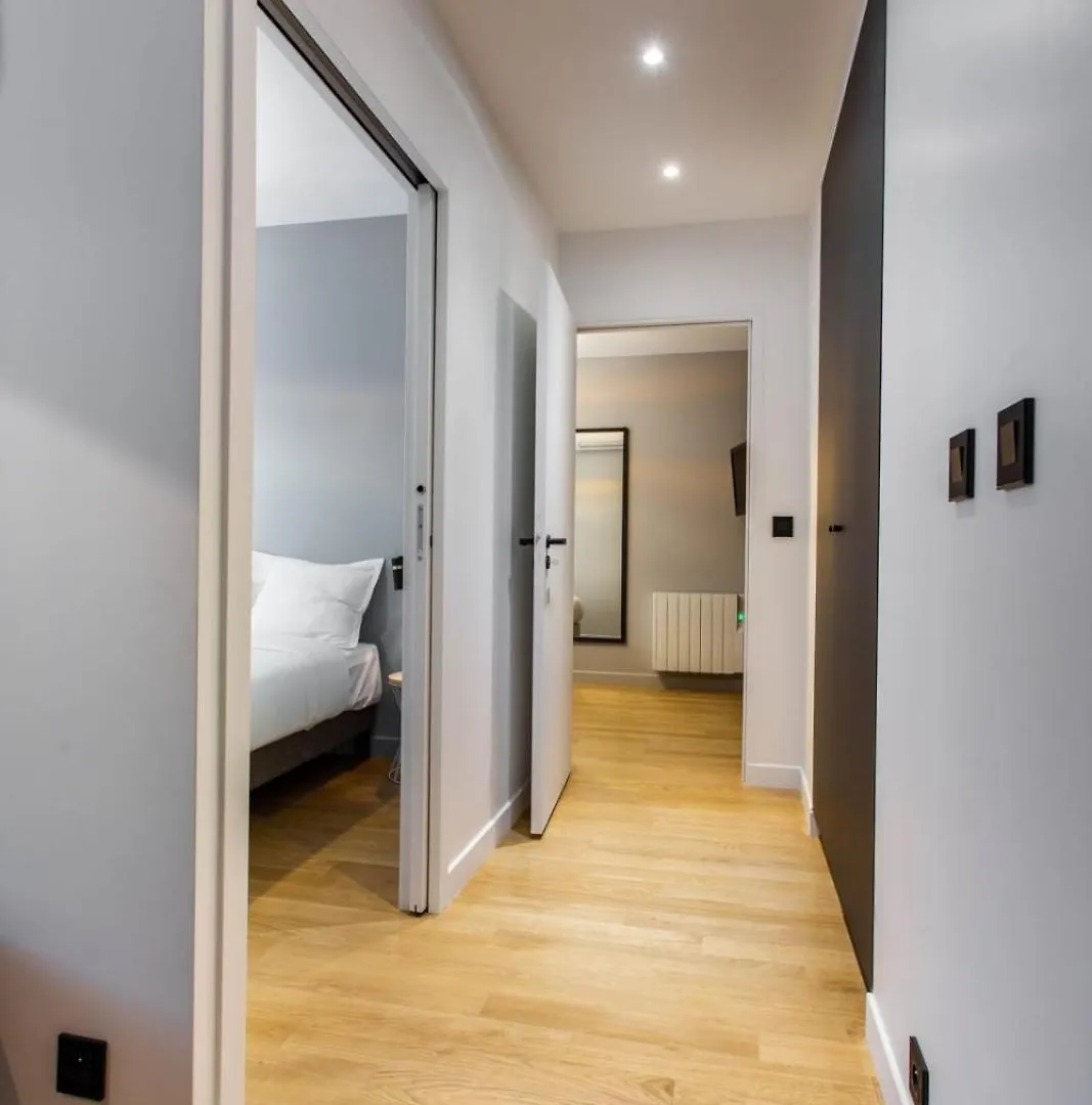 Magnificent Apartment - 2Br-6P - Republique Paris 0*,  France
